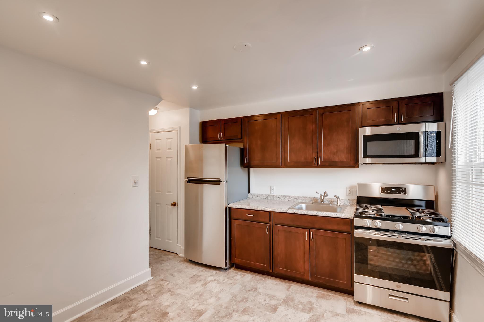 2749 Round Road Baltimore, MD 21225 - Photo 5 of 15