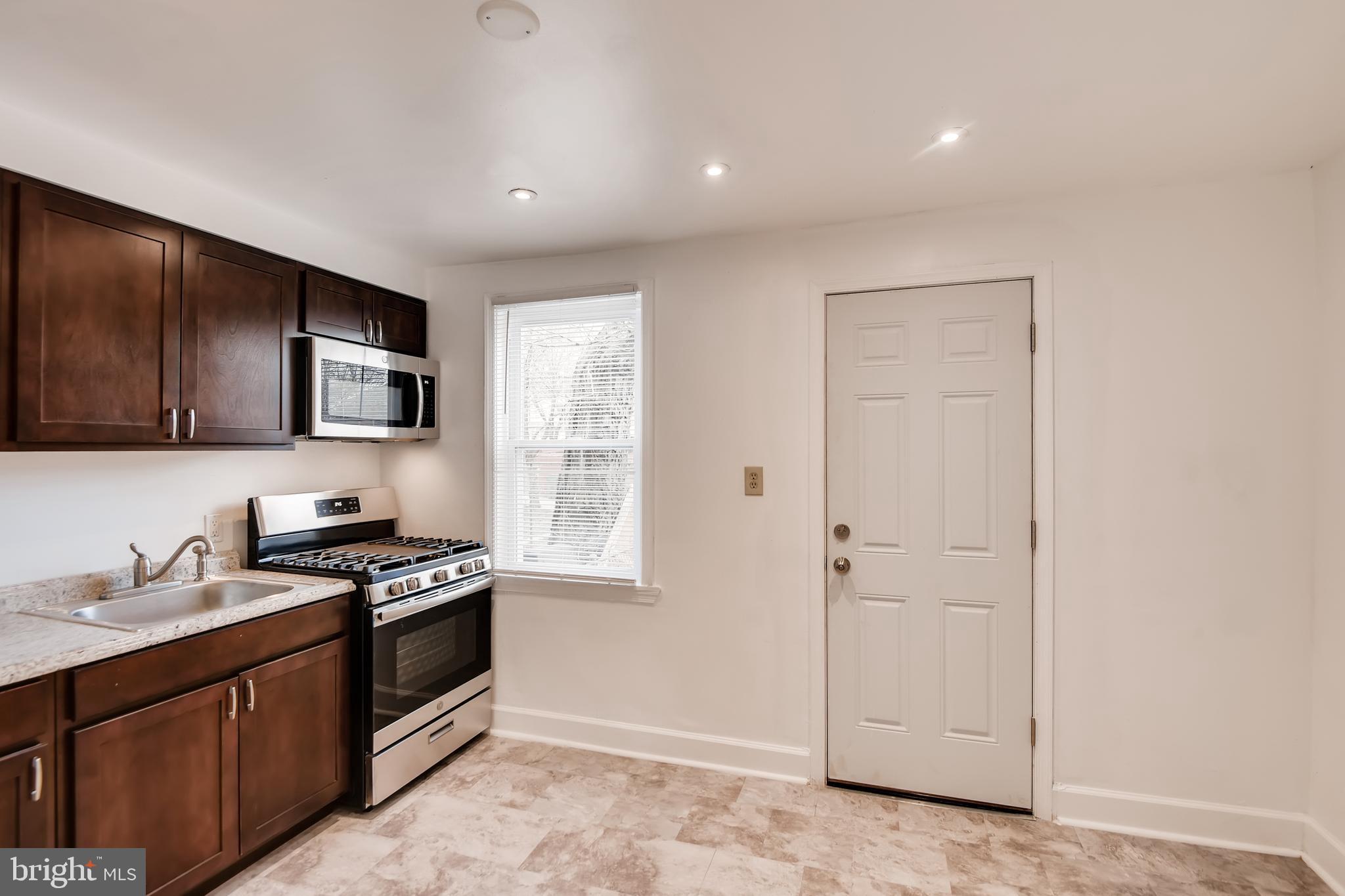 2749 Round Road Baltimore, MD 21225 - Photo 6 of 15