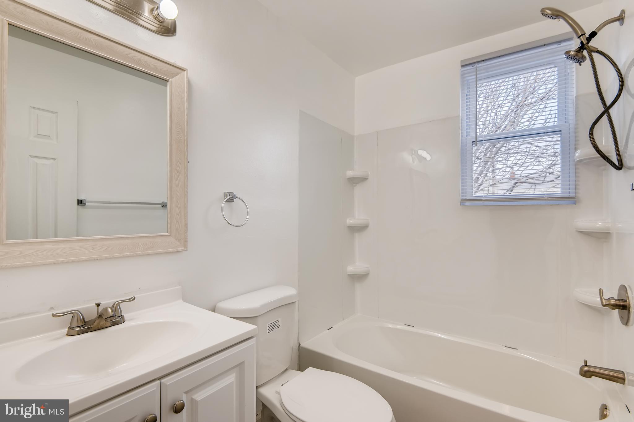 2749 Round Road Baltimore, MD 21225 - Photo 10 of 15