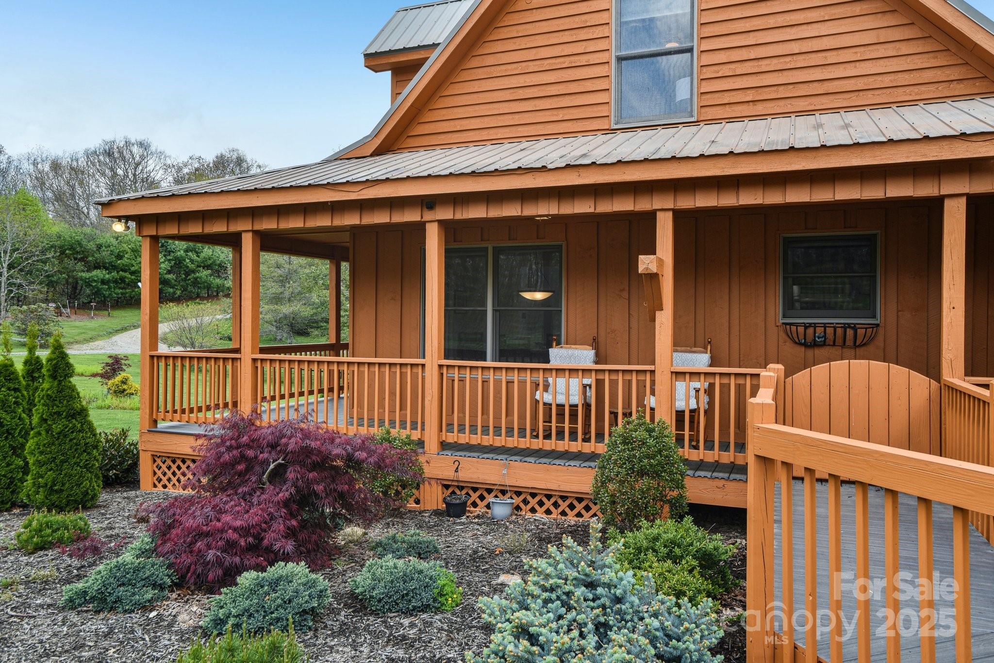 531 Pioneer Ridge Road Canton, NC 28716 - Photo 2 of 39