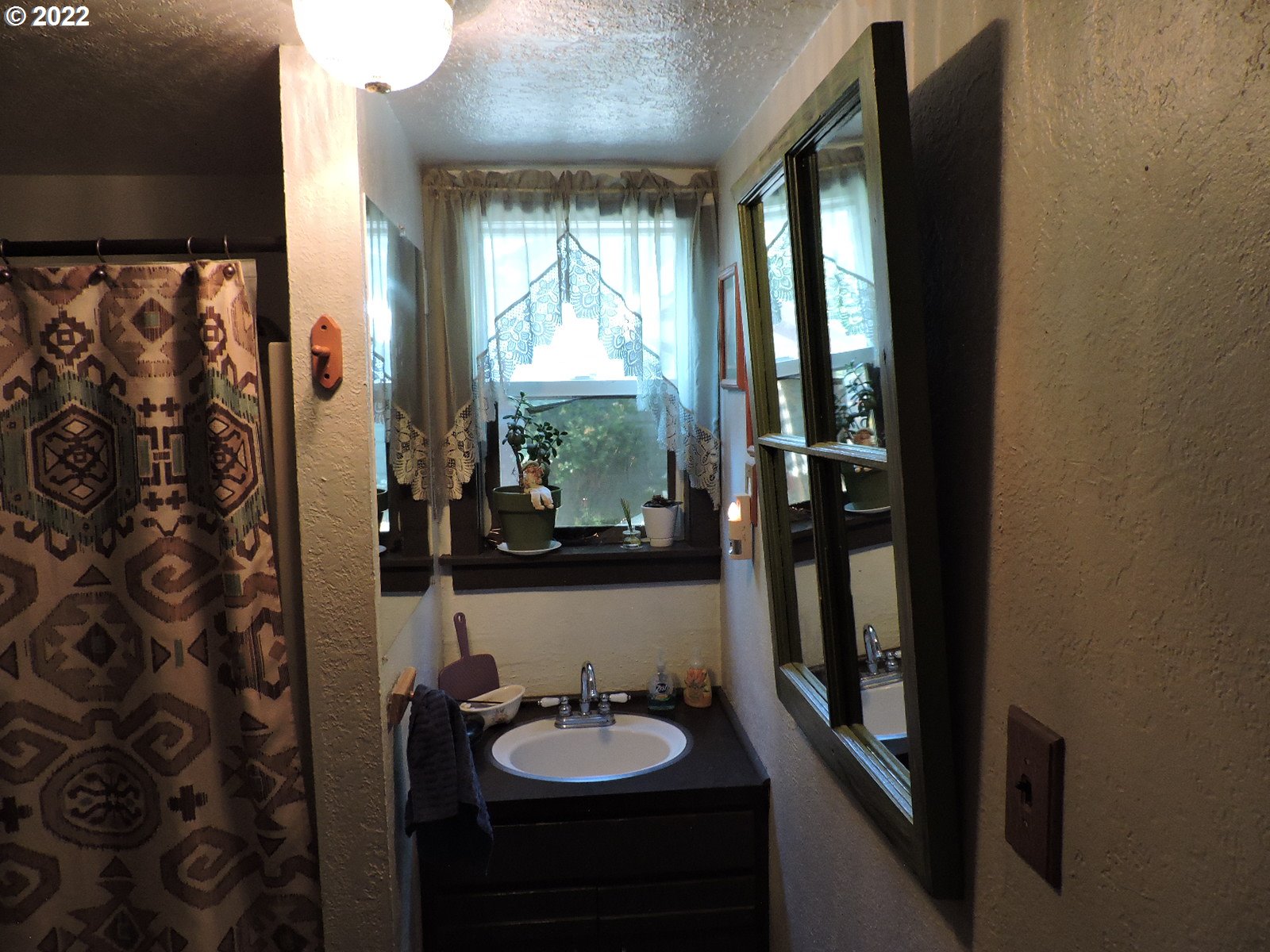57900 Weaver Road Union, OR 97883 - Photo 17 of 31 Bathroom