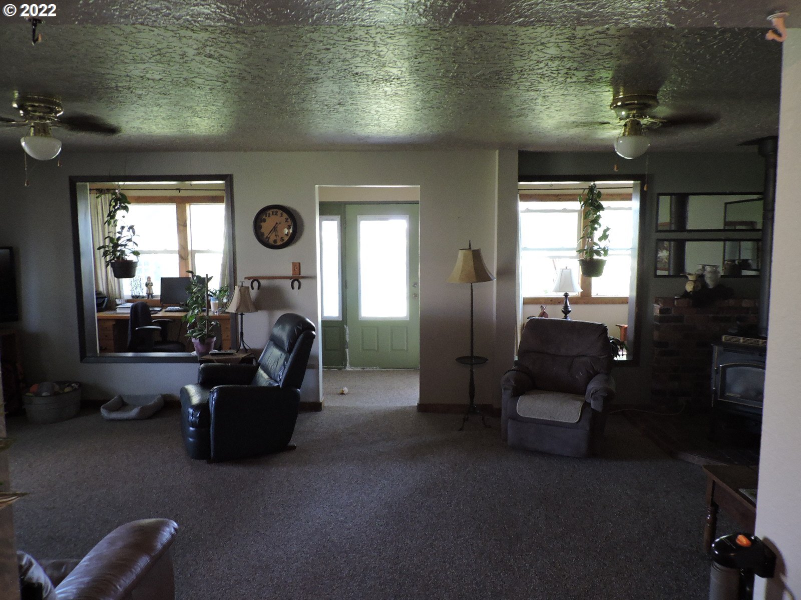 57900 Weaver Road Union, OR 97883 - Photo 4 of 31 Living Room