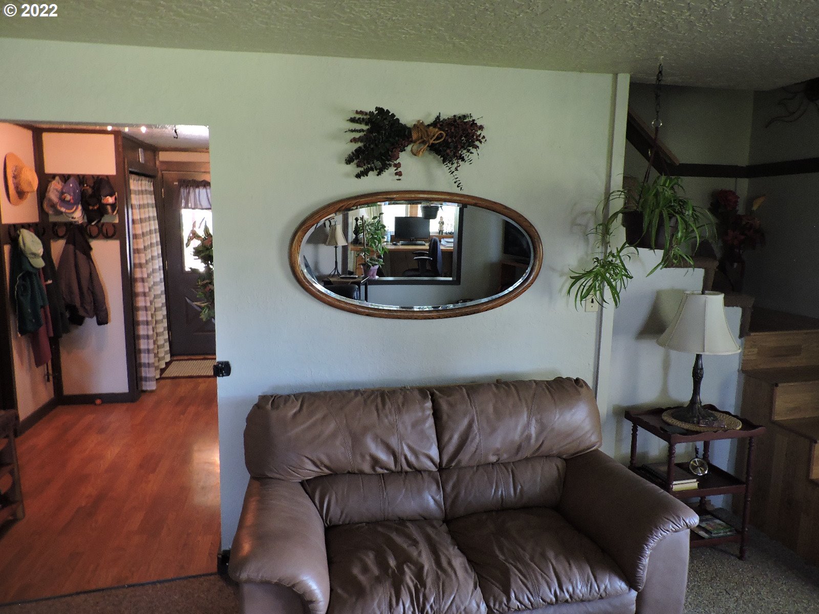 57900 Weaver Road Union, OR 97883 - Photo 9 of 31 Living Room/Entrance
