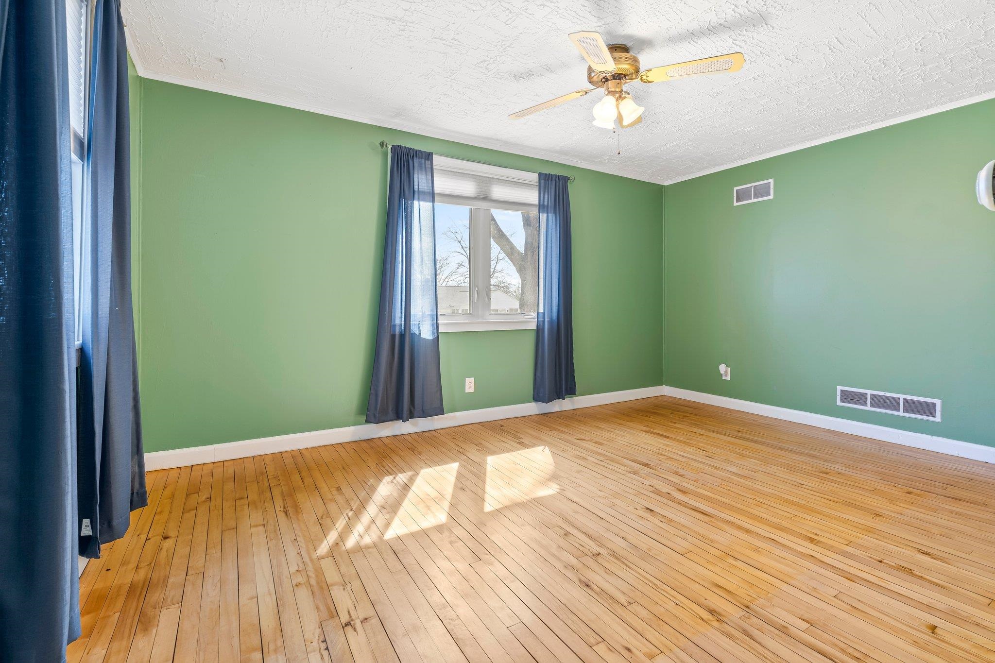 98 Gabrielle Street Manchester, NH 03103 - Photo 13 of 36 Gallery Image 13