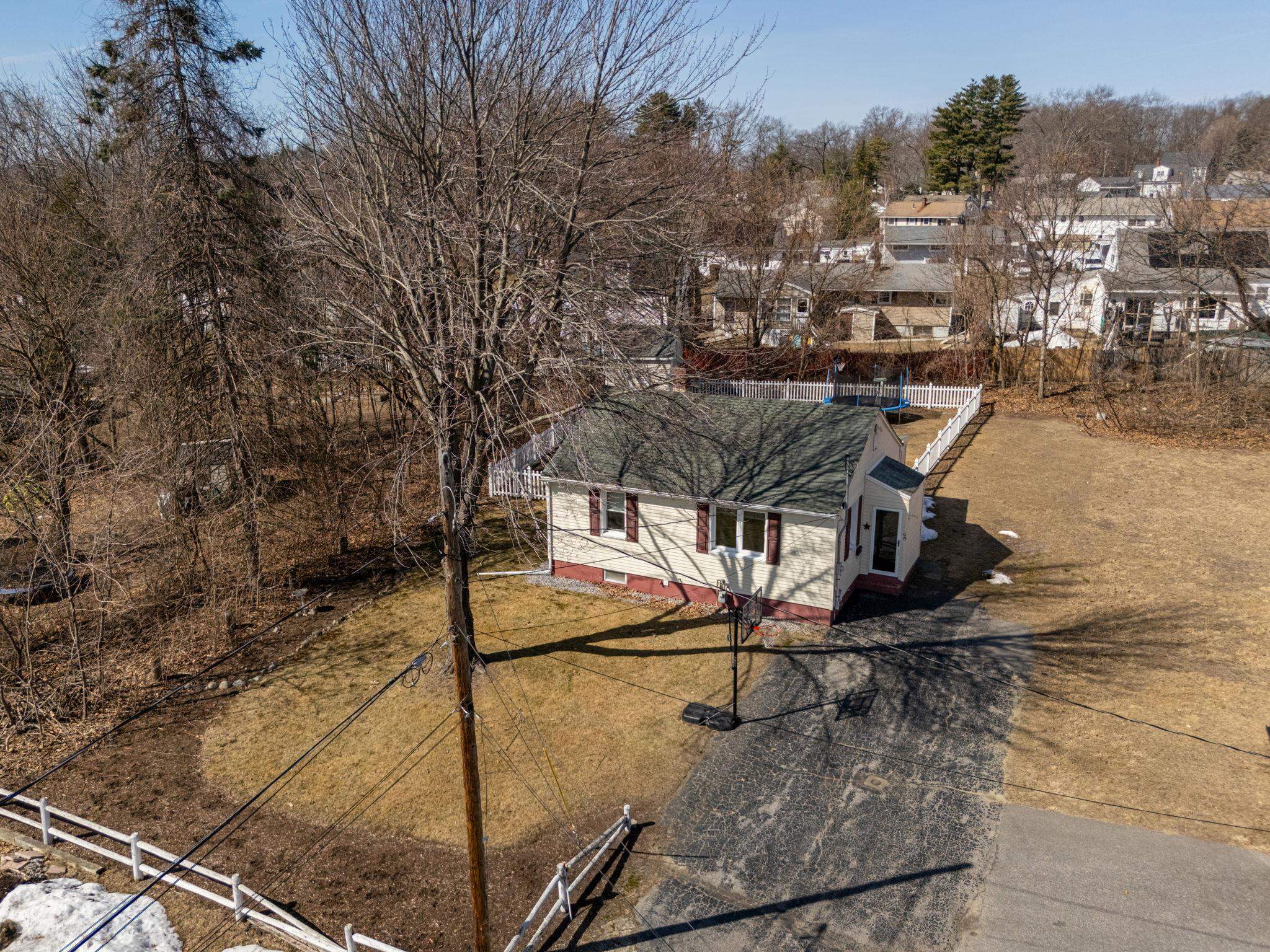 98 Gabrielle Street Manchester, NH 03103 - Photo 2 of 36 Gallery Image 2