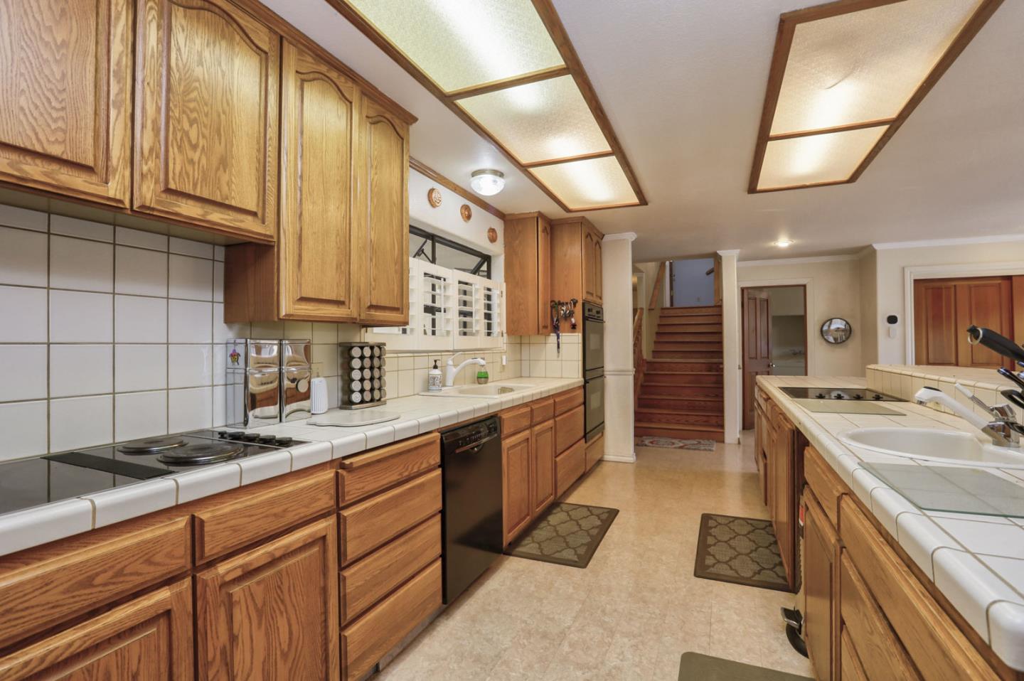 1103 Old Stage Road Salinas, CA 93908 - Photo 10 of 100 Gallery Image 10