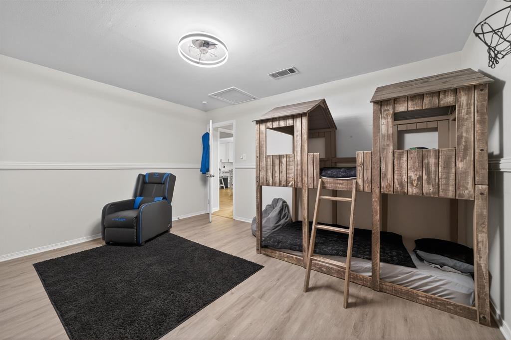 11474 Farm To Market 3094 Scurry, TX 75158 - Photo 23 of 40 a living room with furniture