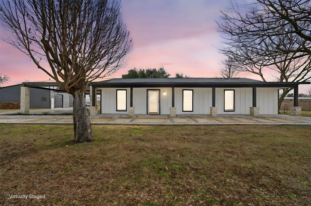 11474 Farm To Market 3094 Scurry, TX 75158 - Photo 3 of 40 a backyard of a house with lots of green space