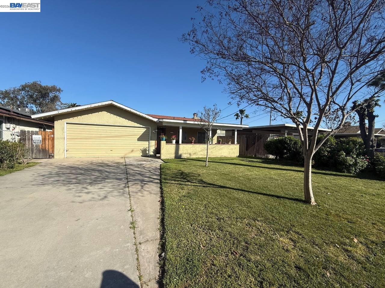 119 Santa Cruz Street Madera, CA 93637 - Photo 1 of 18