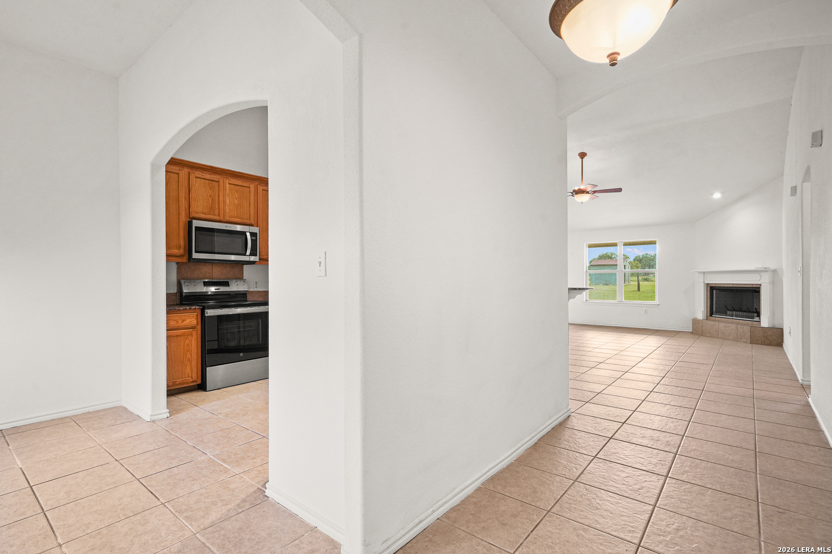 725 Cimarron Square Poteet, TX 78065 - Photo 13 of 37