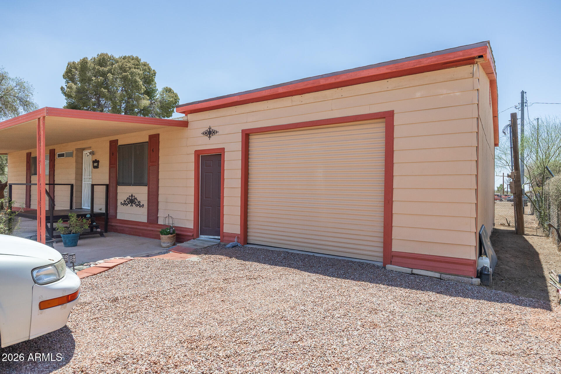 11822 North McGee Road Valley Farms, AZ 85191 - Photo 27 of 36 11822 N McGee - Front Right