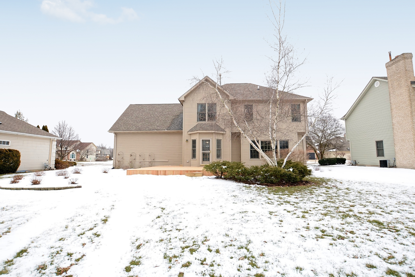 916 Merrill New Road Sugar Grove, IL 60554 - Photo 2 of 23 a front view of a house with a yard