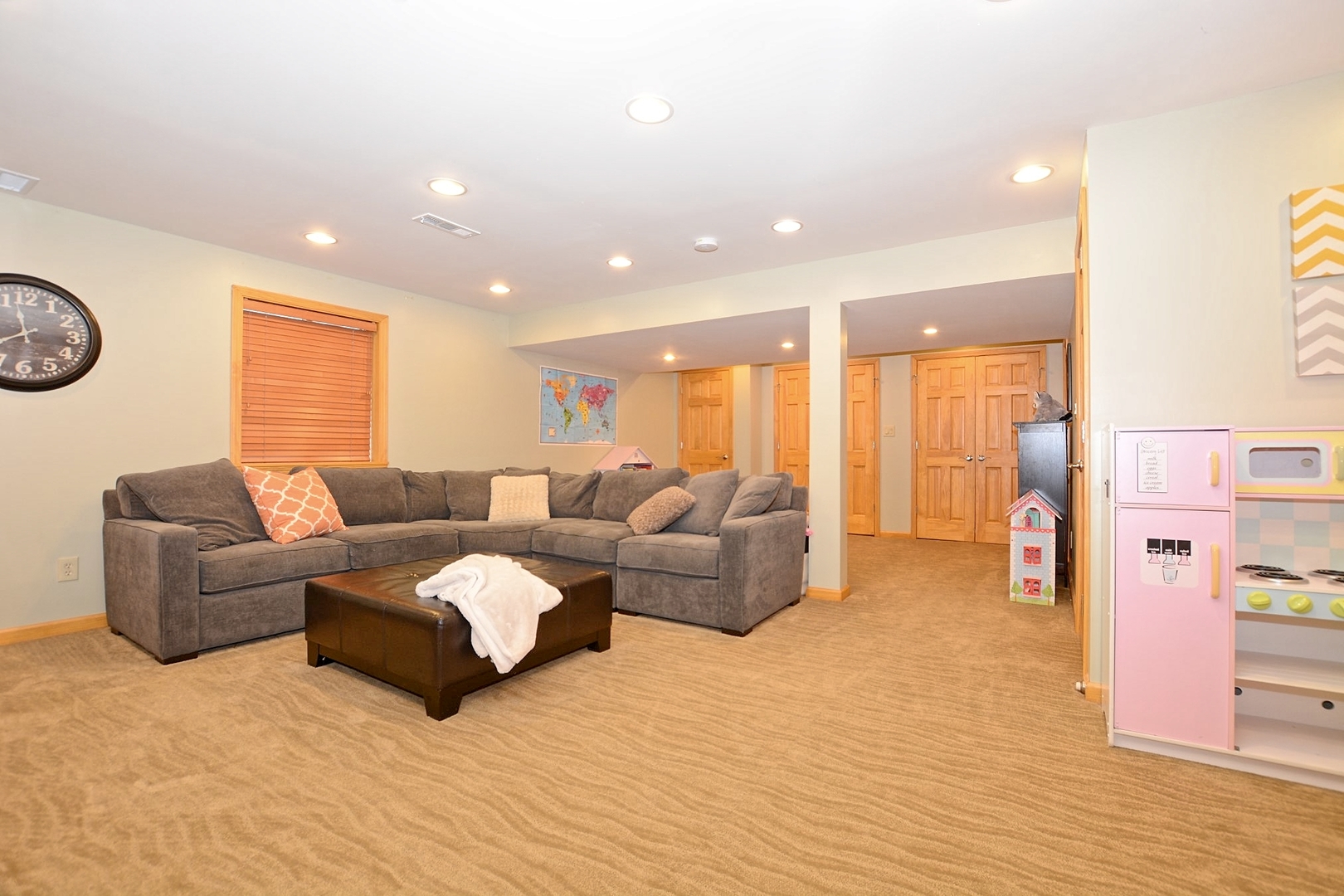 916 Merrill New Road Sugar Grove, IL 60554 - Photo 21 of 23 a living room with furniture and a table