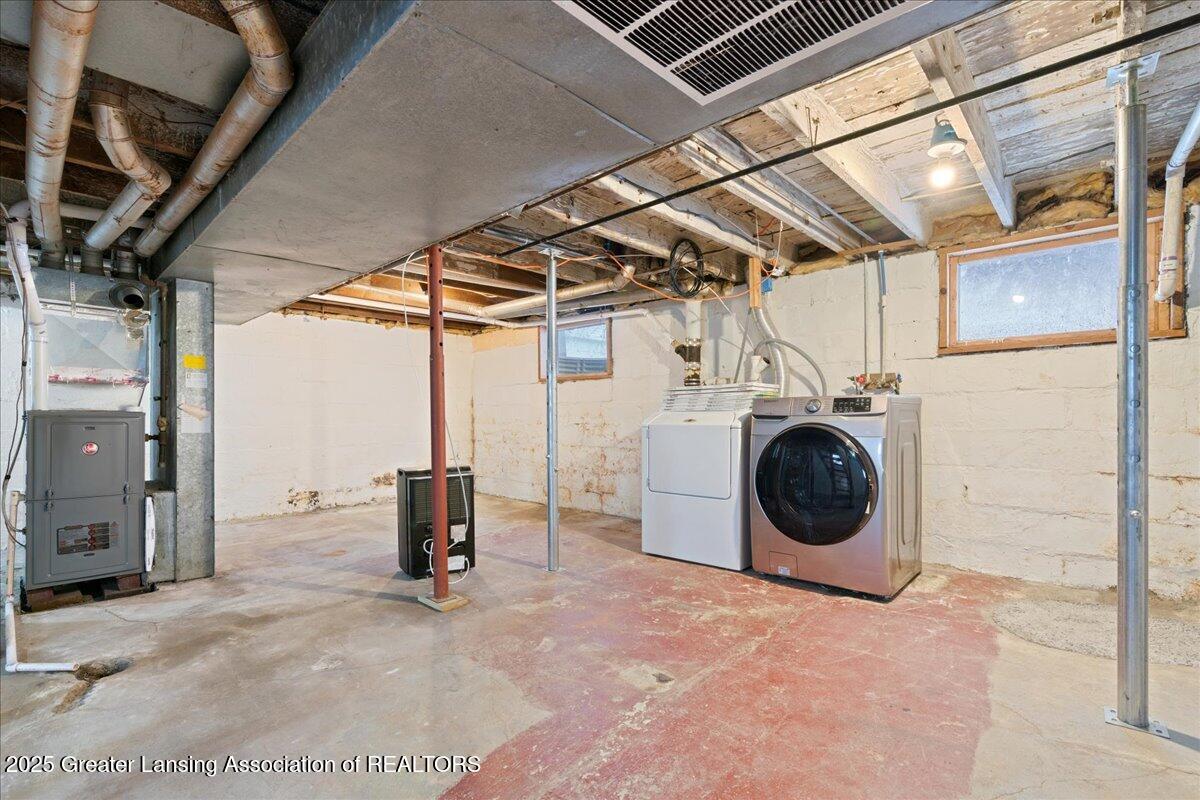2106 Coolridge Road Holt, MI 48842 - Photo 24 of 38 34-Media Jett - 32