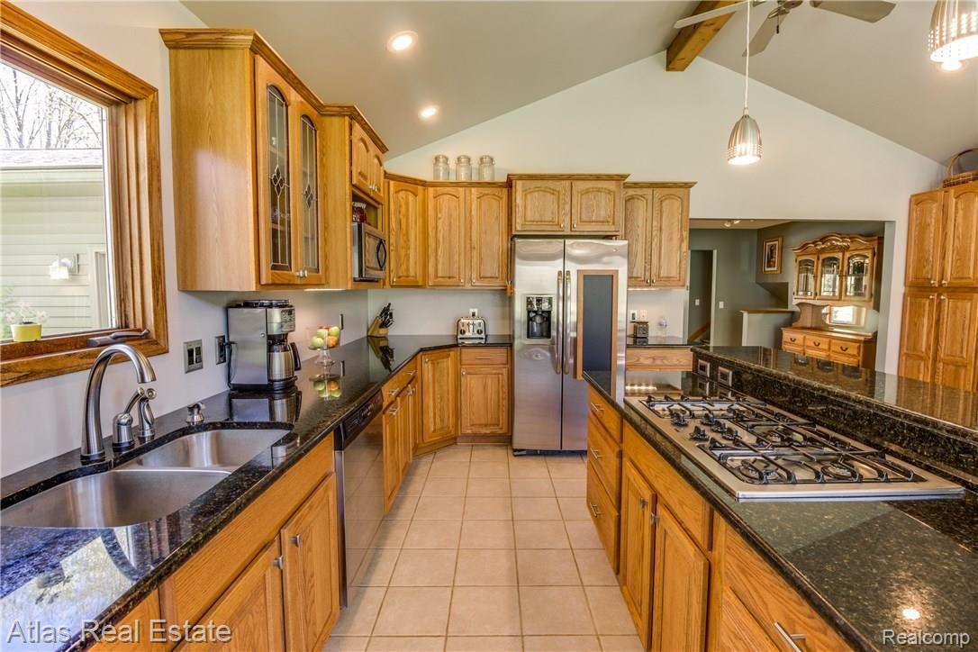 9740 Oakhill Road Holly, MI 48442 - Photo 22 of 52 15.jpg