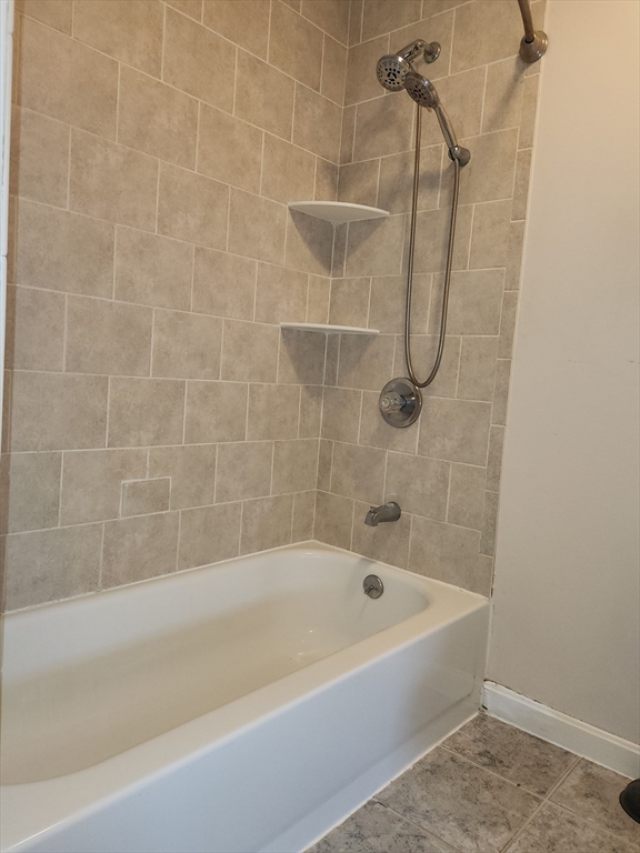 24 B Rockingham Street, Unit 14 Lowell, MA 01852 - Photo 16 of 28 Gallery Image 16