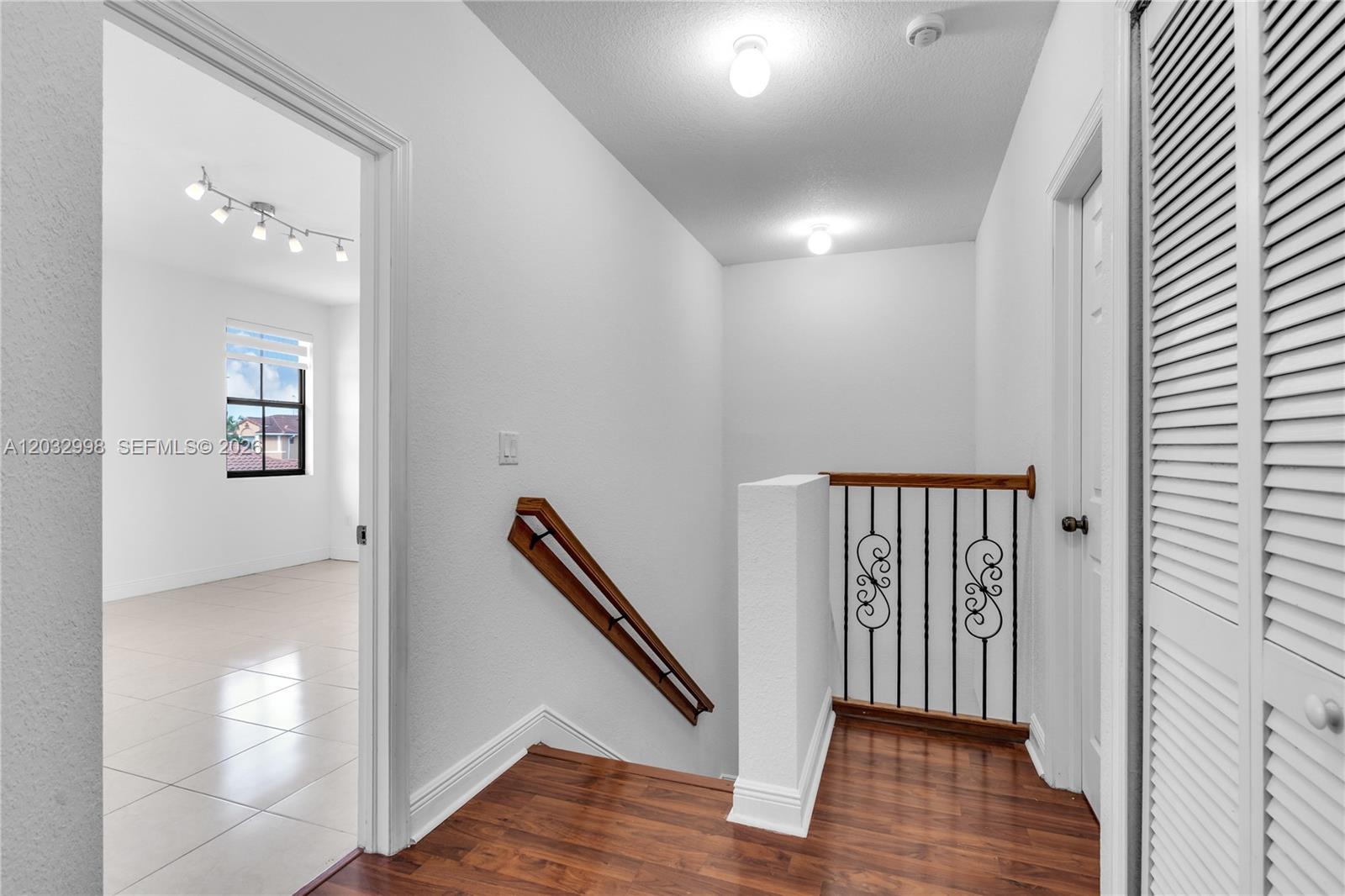 9925 Northwest 10th Street Miami, FL 33172 - Photo 19 of 51