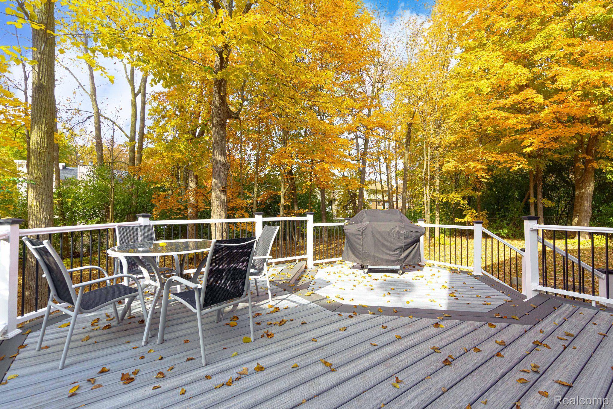 6930 Drake Road West Bloomfield, MI 48322 - Photo 13 of 57 Gallery Image 13