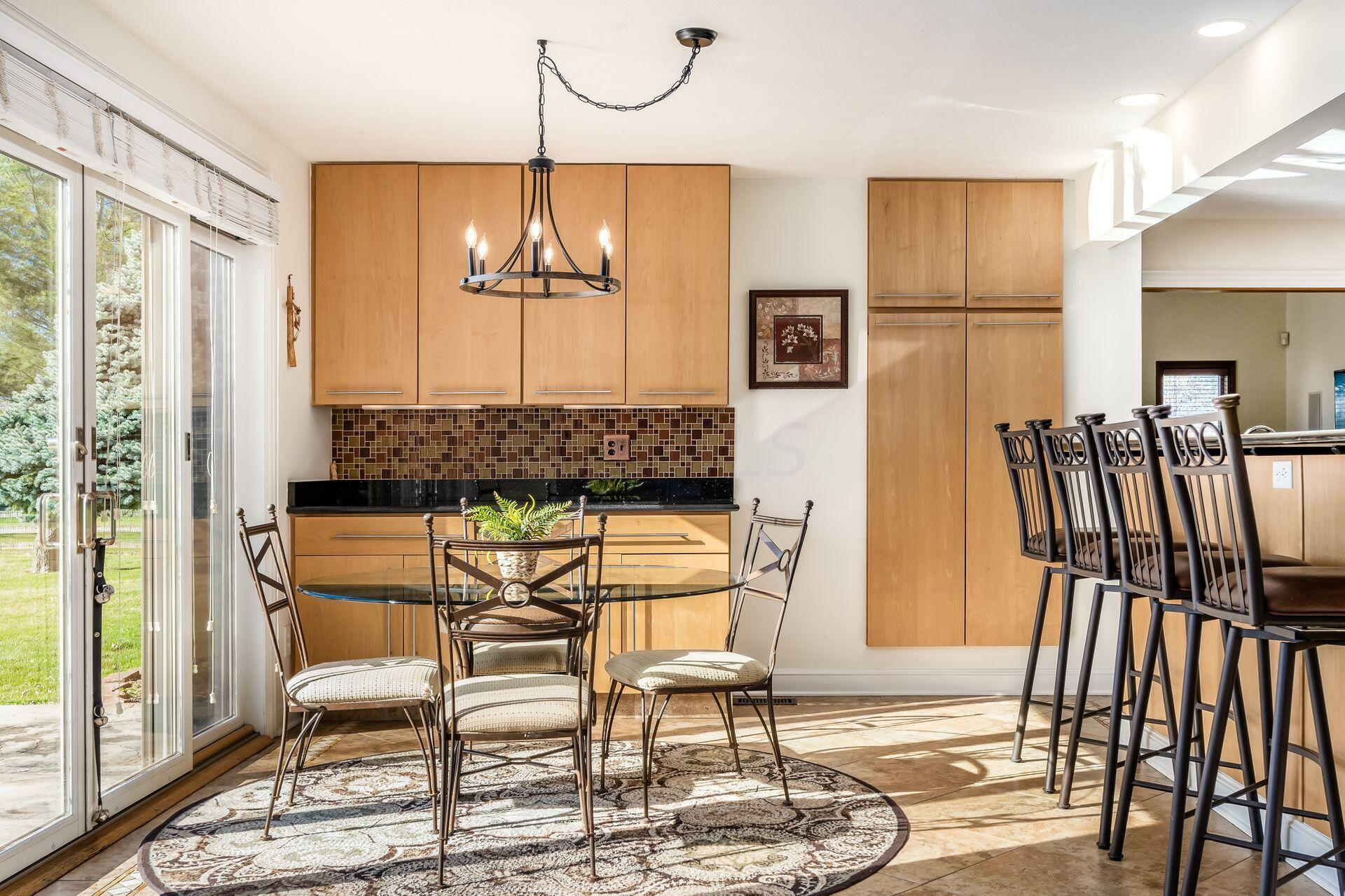 6772 Concord Road Delaware, OH 43015 - Photo 21 of 80 Kitchen Eating Area