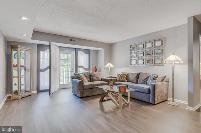 $369,900 | 9108 Centennial Station, Unit 910, Warminster, PA 18974