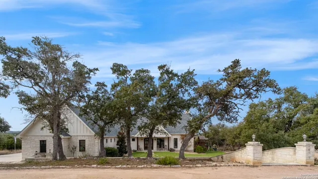 $1,685,000 | 312 Cielo Springs Drive, Blanco, TX 78606
