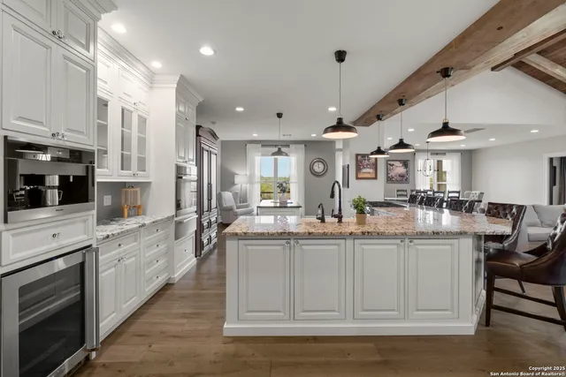 $1,685,000 | 312 Cielo Springs Drive, Blanco, TX 78606