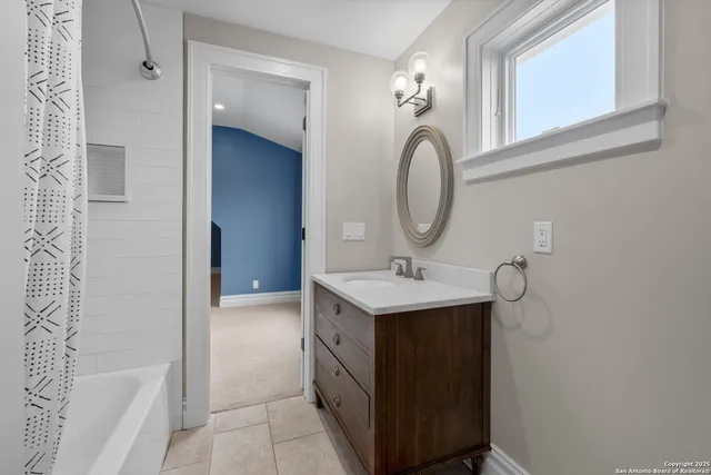 $1,685,000 | 312 Cielo Springs Drive, Blanco, TX 78606