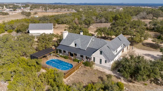 $1,685,000 | 312 Cielo Springs Drive, Blanco, TX 78606