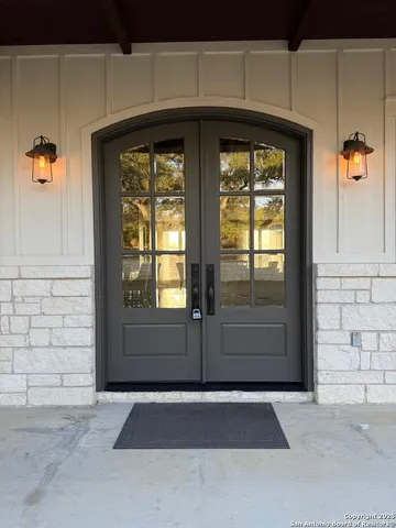 $1,685,000 | 312 Cielo Springs Drive, Blanco, TX 78606