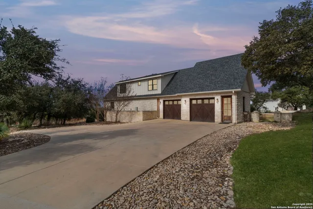 $1,685,000 | 312 Cielo Springs Drive, Blanco, TX 78606