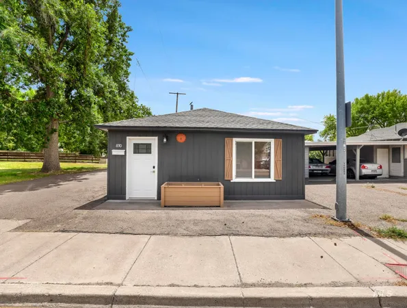 $200,000 | 830 Filer Avenue, Twin Falls, ID 83301