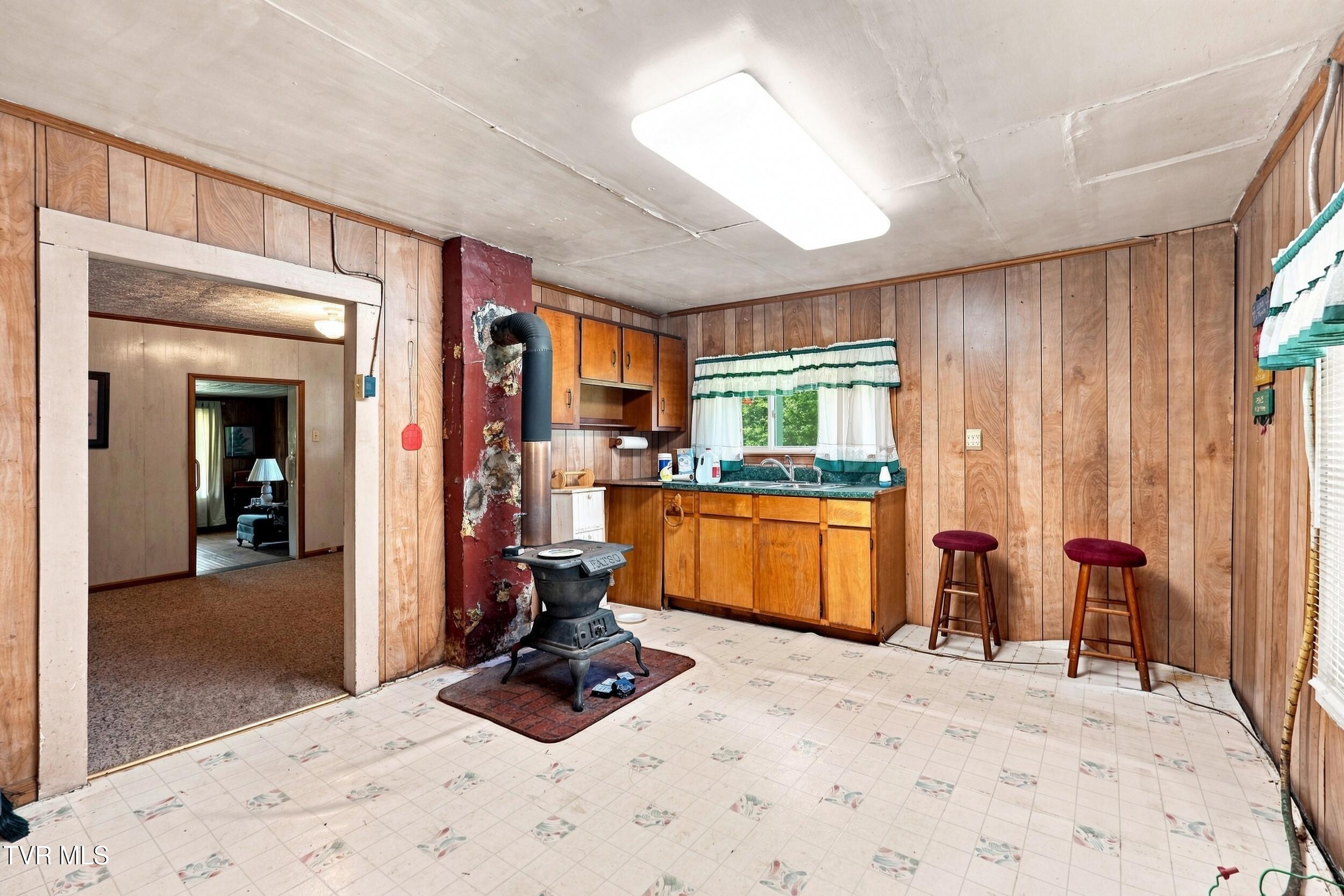 27301 Poor Valley Road Saltville, VA 24370 - Photo 14 of 42 *