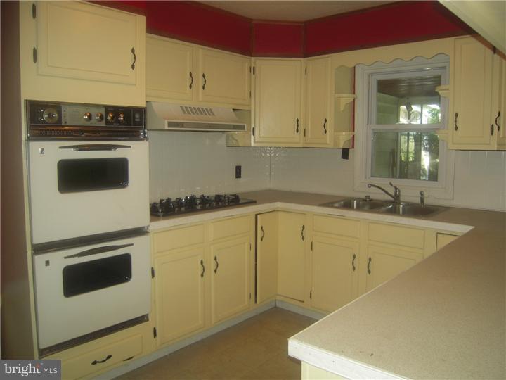 1137 Gregg Street Reading, PA 19607 - Photo 5 of 9 Gallery Image 5