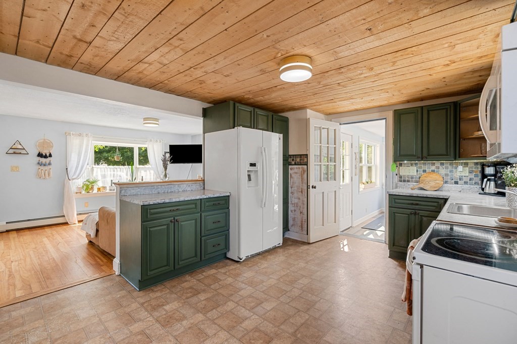 33 MacArthur Circle Peabody, MA 01960 - Photo 12 of 37