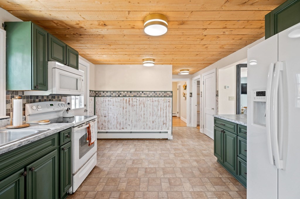 33 MacArthur Circle Peabody, MA 01960 - Photo 13 of 37