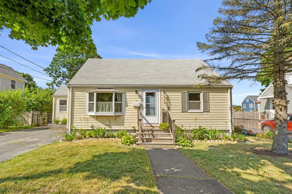 33 MacArthur Circle Peabody, MA 01960 - Photo 2 of 37