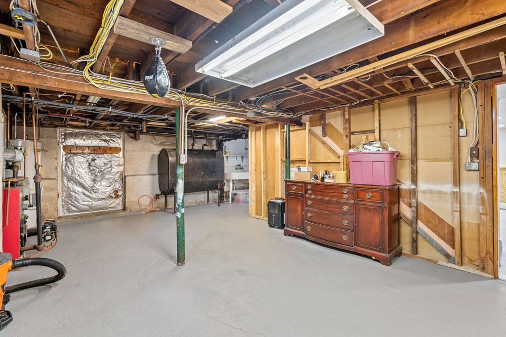 33 MacArthur Circle Peabody, MA 01960 - Photo 25 of 37