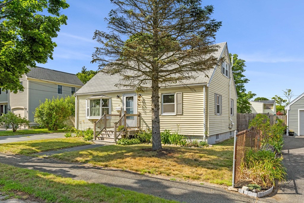 33 MacArthur Circle Peabody, MA 01960 - Photo 3 of 37