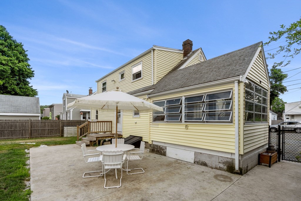 33 MacArthur Circle Peabody, MA 01960 - Photo 8 of 37