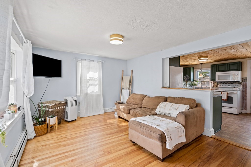 33 MacArthur Circle Peabody, MA 01960 - Photo 10 of 37