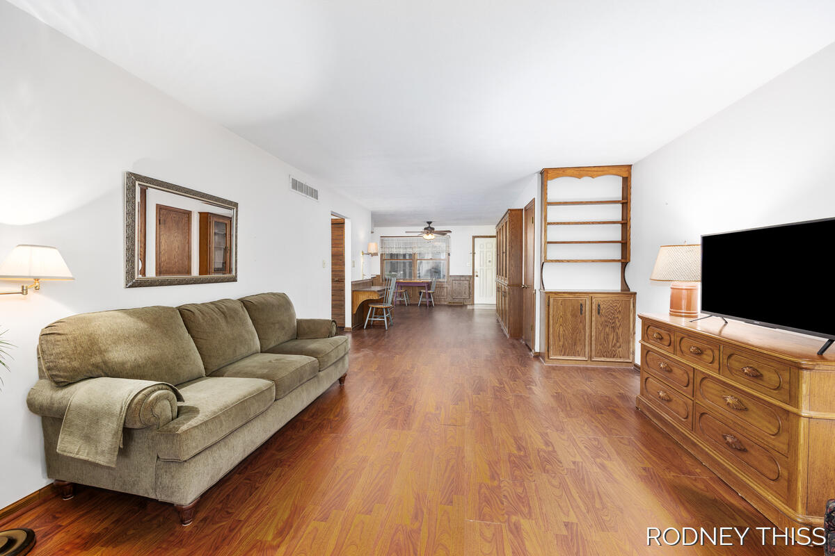 1908 Elizabeth Lane Jenison, MI 49428 - Photo 4 of 20 1908-Elizabeth_004