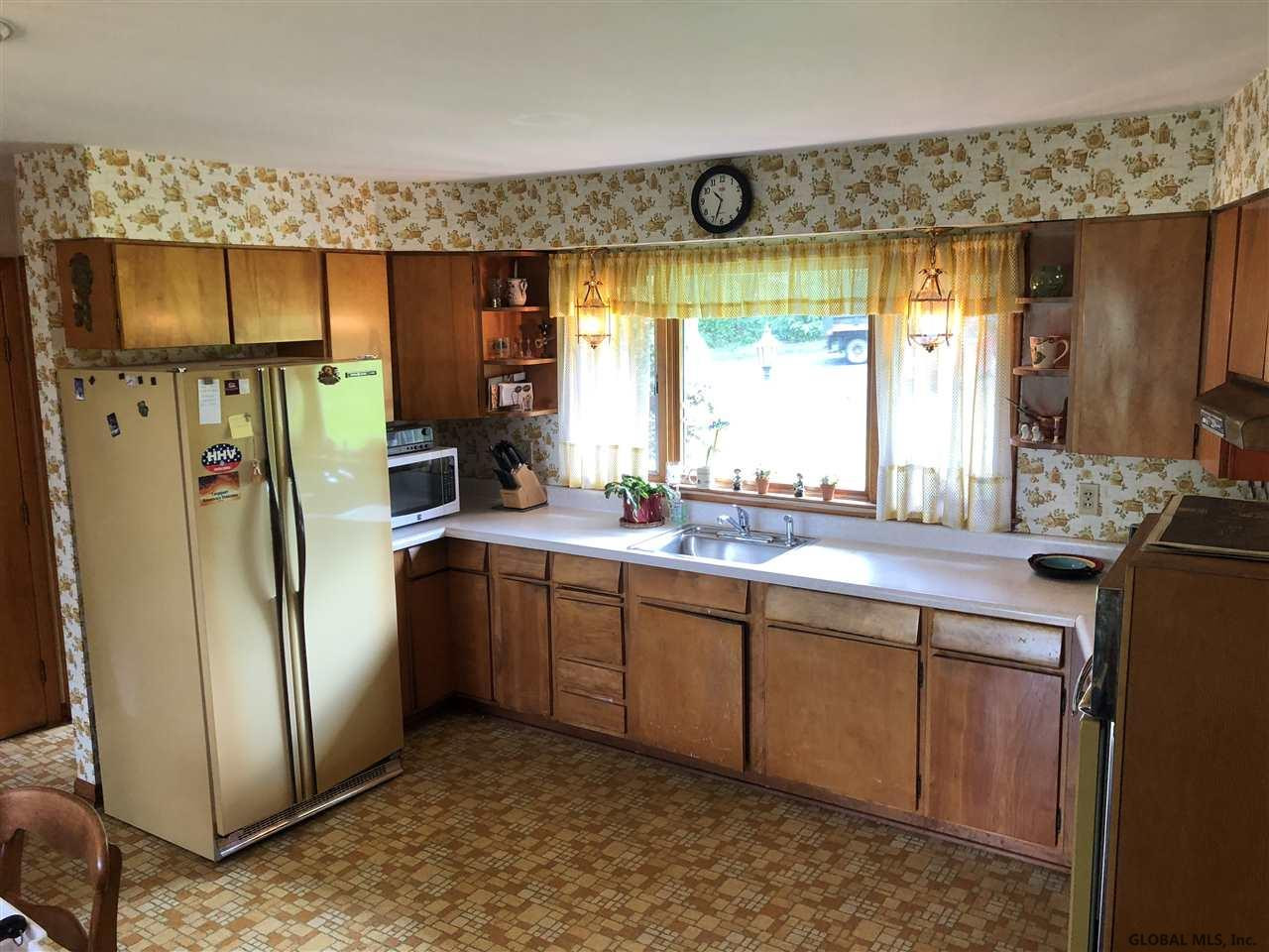 206 Forts Ferry Road Colonie, NY 12110 - Photo 8 of 34 Photo 8