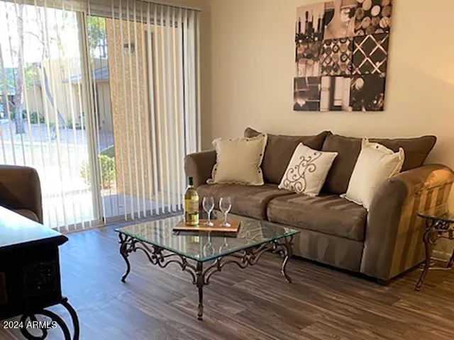 $1,199 | 1360 West Isabella Avenue, Unit 1, Mesa, AZ 85202