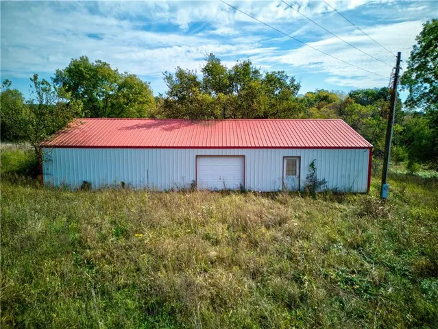 $540,000 | 11705 South 2395 Road, Dunnegan, MO 65640