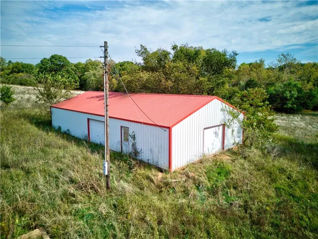 $540,000 | 11705 South 2395 Road, Dunnegan, MO 65640