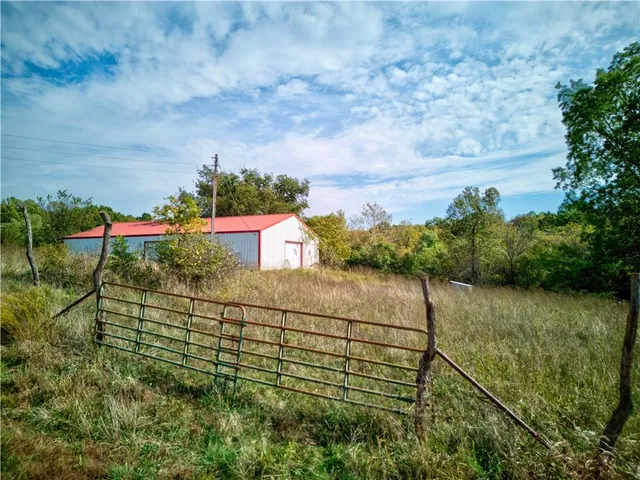 $540,000 | 11705 South 2395 Road, Dunnegan, MO 65640