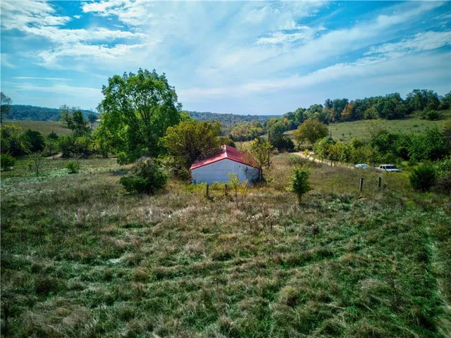 $540,000 | 11705 South 2395 Road, Dunnegan, MO 65640