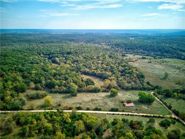 $540,000 | 11705 South 2395 Road, Dunnegan, MO 65640