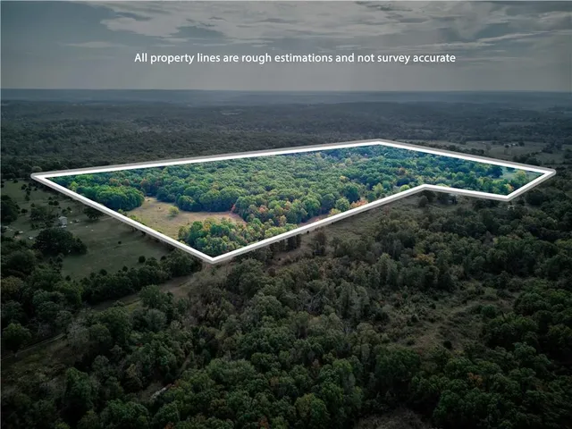 $540,000 | 11705 South 2395 Road, Dunnegan, MO 65640