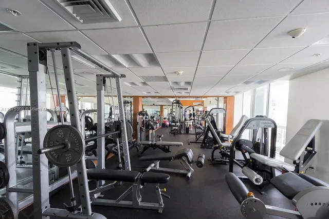 $3,000 | 41 Southeast 5th Street, Unit 1604, Miami, FL 33131